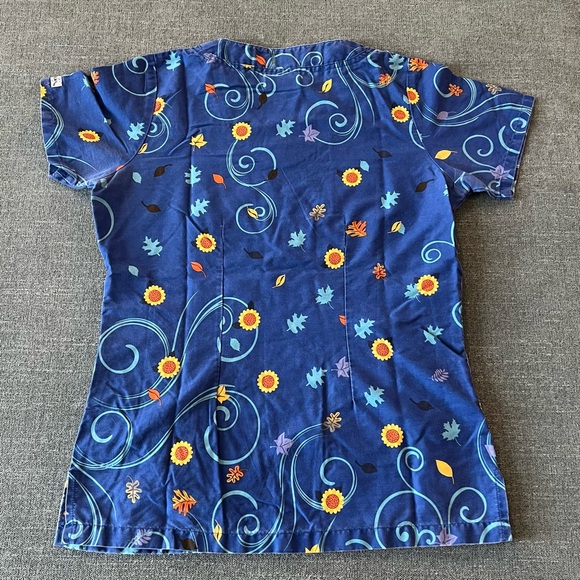 Fall scrub top - Picture 3 of 3